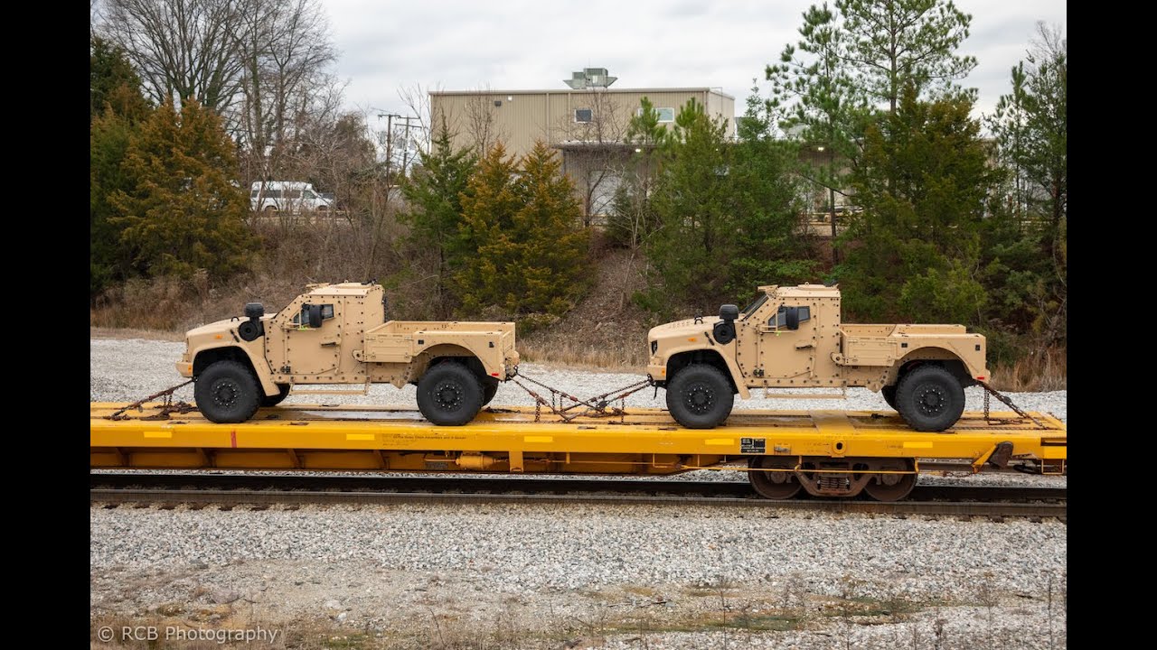 [HD] CSX Military Train Transporting Oshkosh JLTV's - YouTube