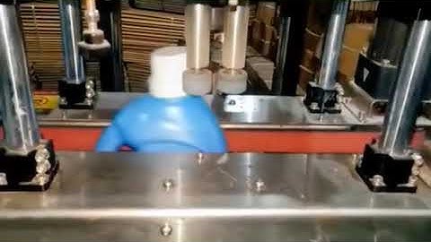 Fully automatic laundry liquid big bottle bucket pail 4 nozzles tracking type filling machine