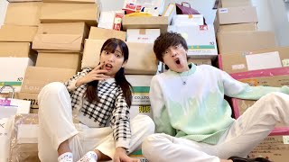 ファンから大量のダンボールが家に届いたので中身を見たら… - YouTube