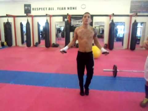 How To Jump Rope Like Jake Gyllenhaal Youtube