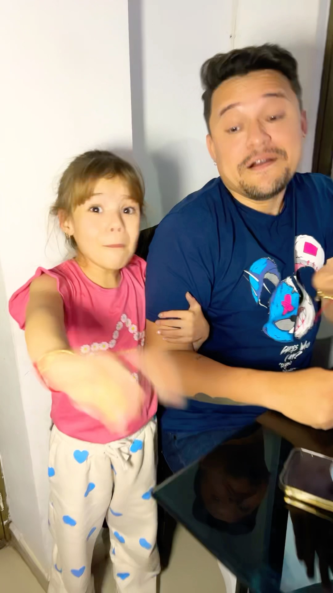 No quiero bañarme MAMÁ ?#humor #cosasdefamilia #comedia #shortviral