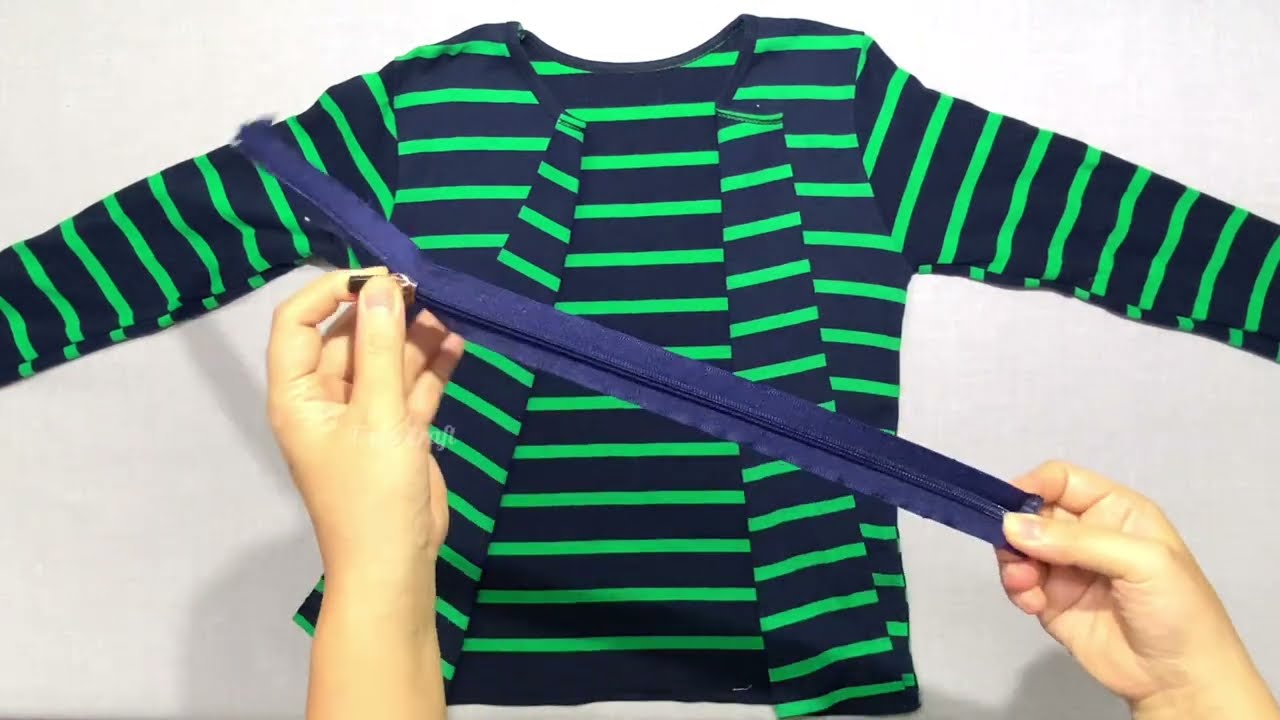 🌺Tutorial for converting a pullover into a zippered shirt - YouTube