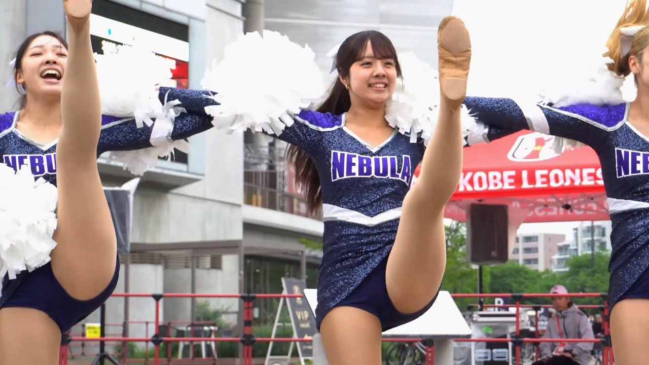Cheerleaders who can deliver powerful performances even with just