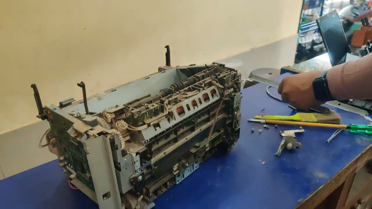 HP LaserJet 1005 printer full 