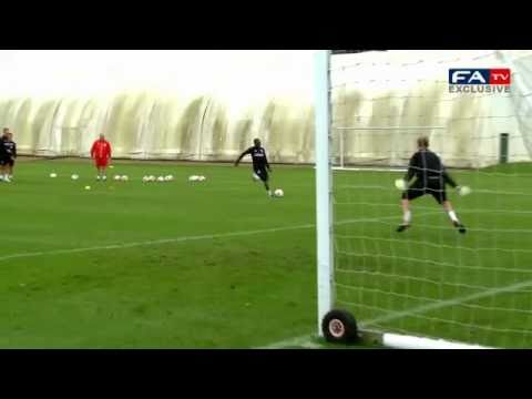 The Official England Youtube Channel - U21 Shooting Practice - England vs Romania 05/10/10