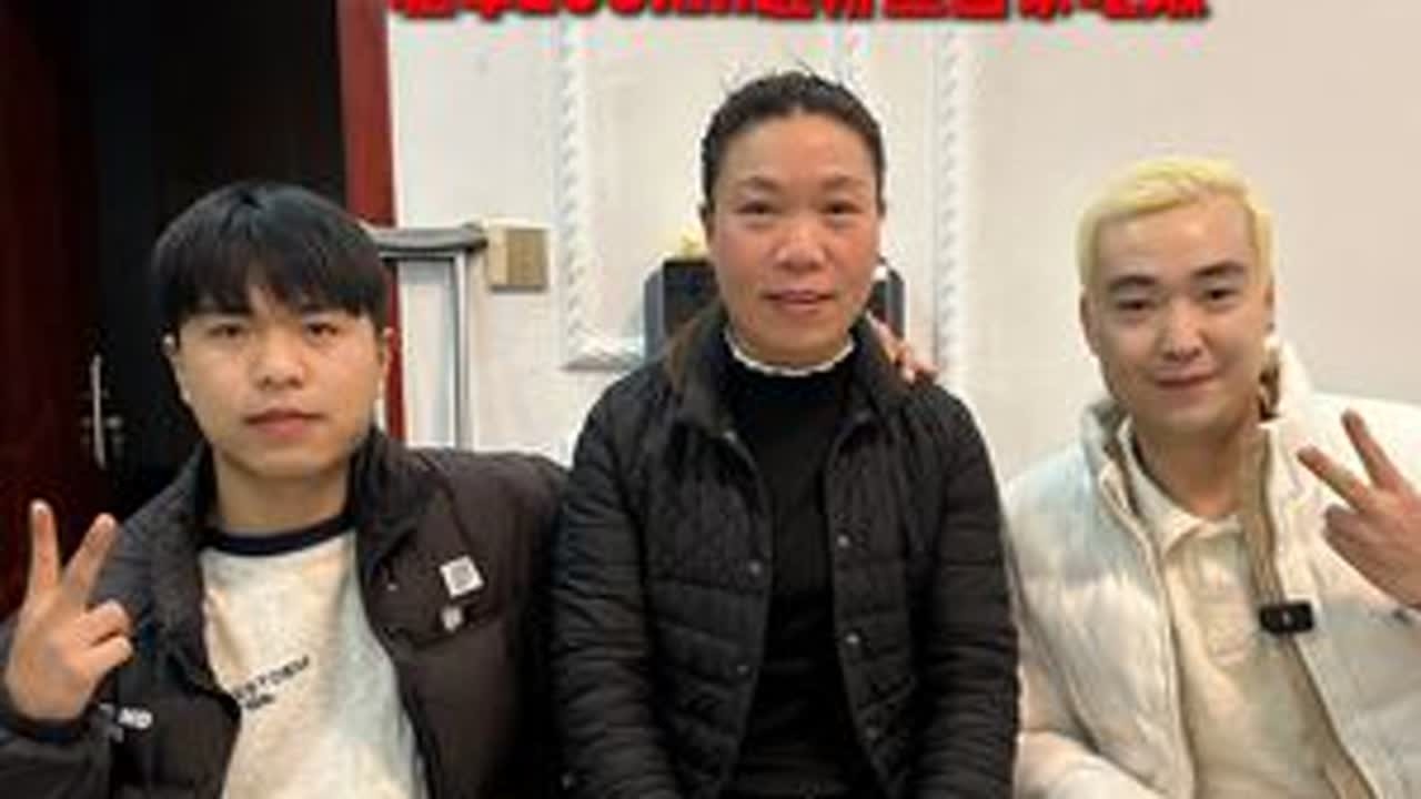 驱车200km送粉丝回家吃饭！ #周杰伦请你过生日 #白衣不沾油 #街采 #回家吃饭