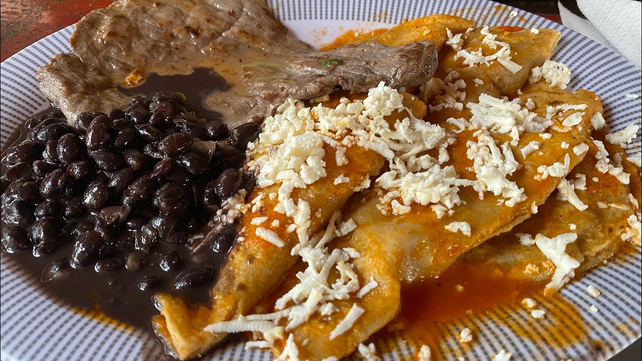 Sra. Basilia enchiladas huastecas con cecina huasteca Carretera a Cerro
