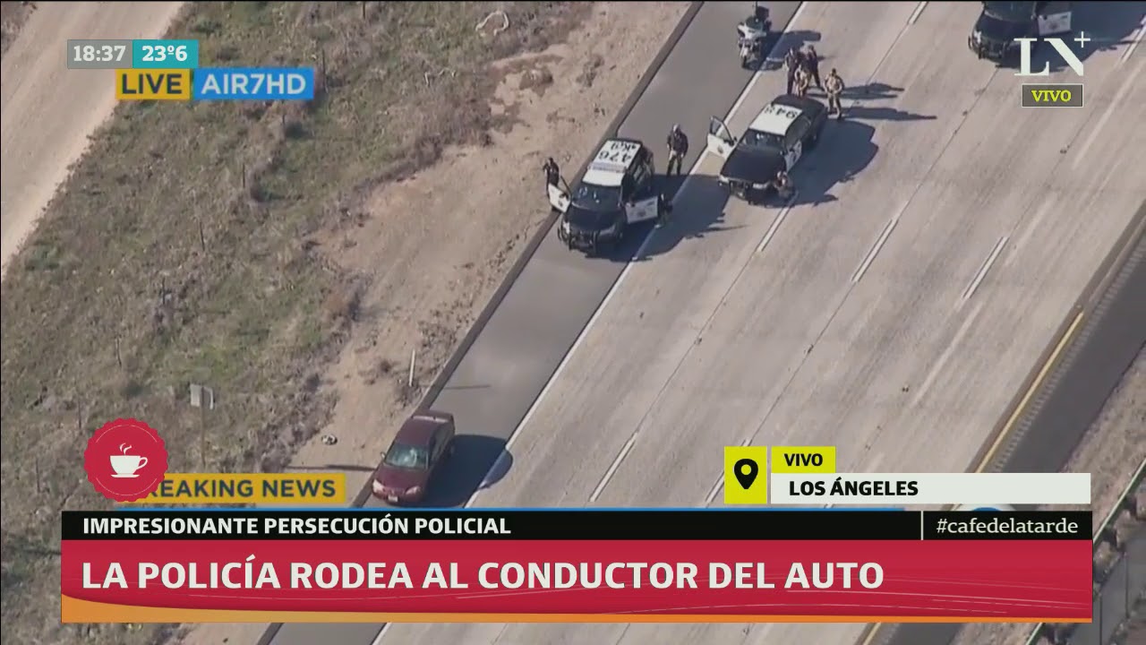 Violenta persecución entre la policía y un auto en Los Ángeles