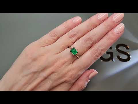 Ring with emerald 1.28 carats in 18K yellow gold  Video  № 2