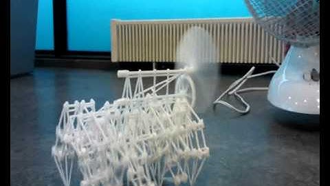 3D Printed Wind Powered Robot - Theo Jansen