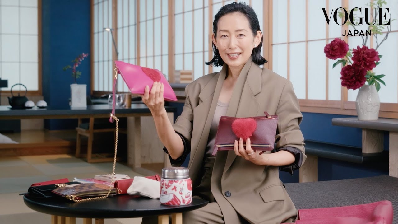 木村多江、バッグの中身を披露。気品の奥にのぞく、意外な素顔とは？ | In The Bag | VOGUE JAPAN