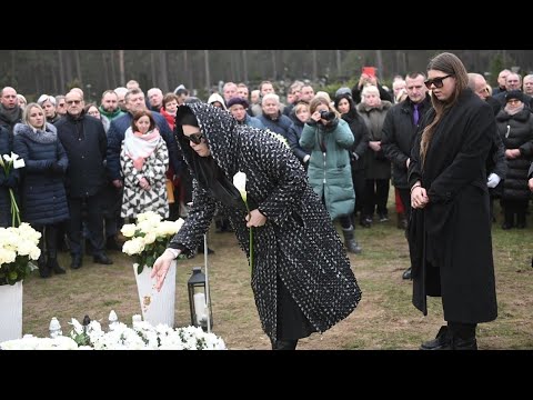 Video: Mergaitė Mirė Kapinėse Atlikusi Magišką Ritualą - Alternatyvus Vaizdas