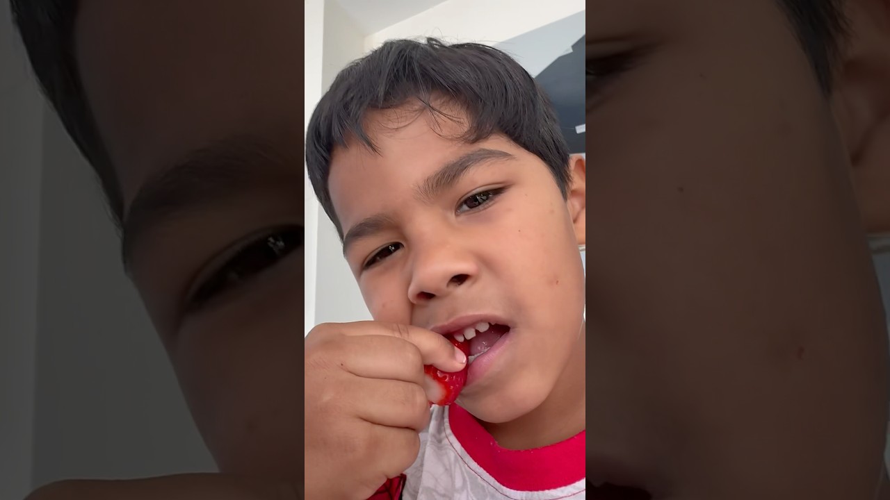 Zakyius eating strawberry’s 