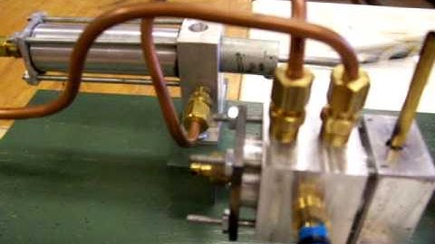 Scratchbuilt steam engine