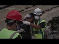 Father finds his daughter under rubble after 11 days digging with his hands in Venezuela