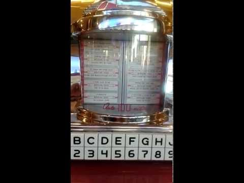 Flo's V8 Cafe