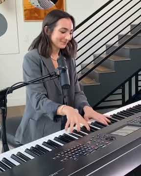 Status wa terbaru 2019 | story wa terbaru 2019 | cewek cantik main piano
