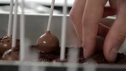 Dcoration and creation of Chocolate Lolipops by Ma...
