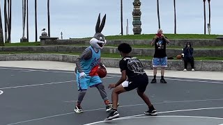 Bugs Bunny plays basketball
