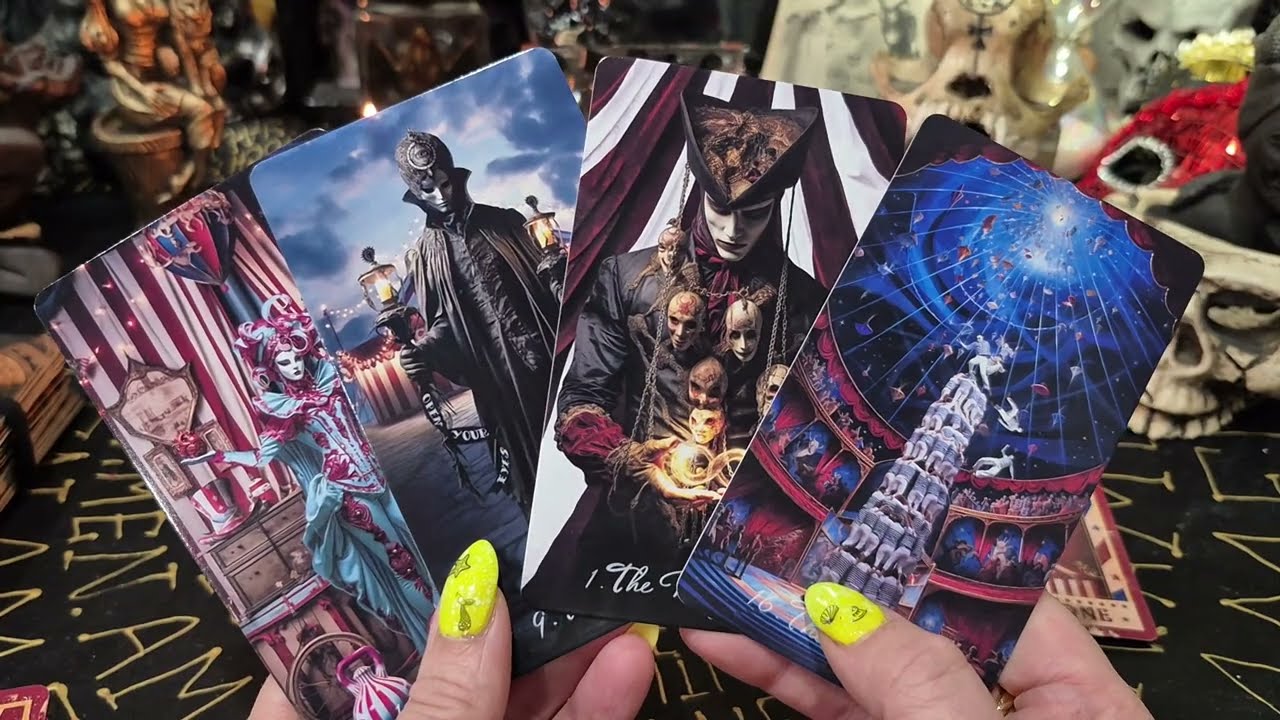 💘ЧТО ОН ЧУВСТВУЕТ К ТЕБЕ ПРЯМО СЕЙЧАС? Гадание на картах Таро 💘✨