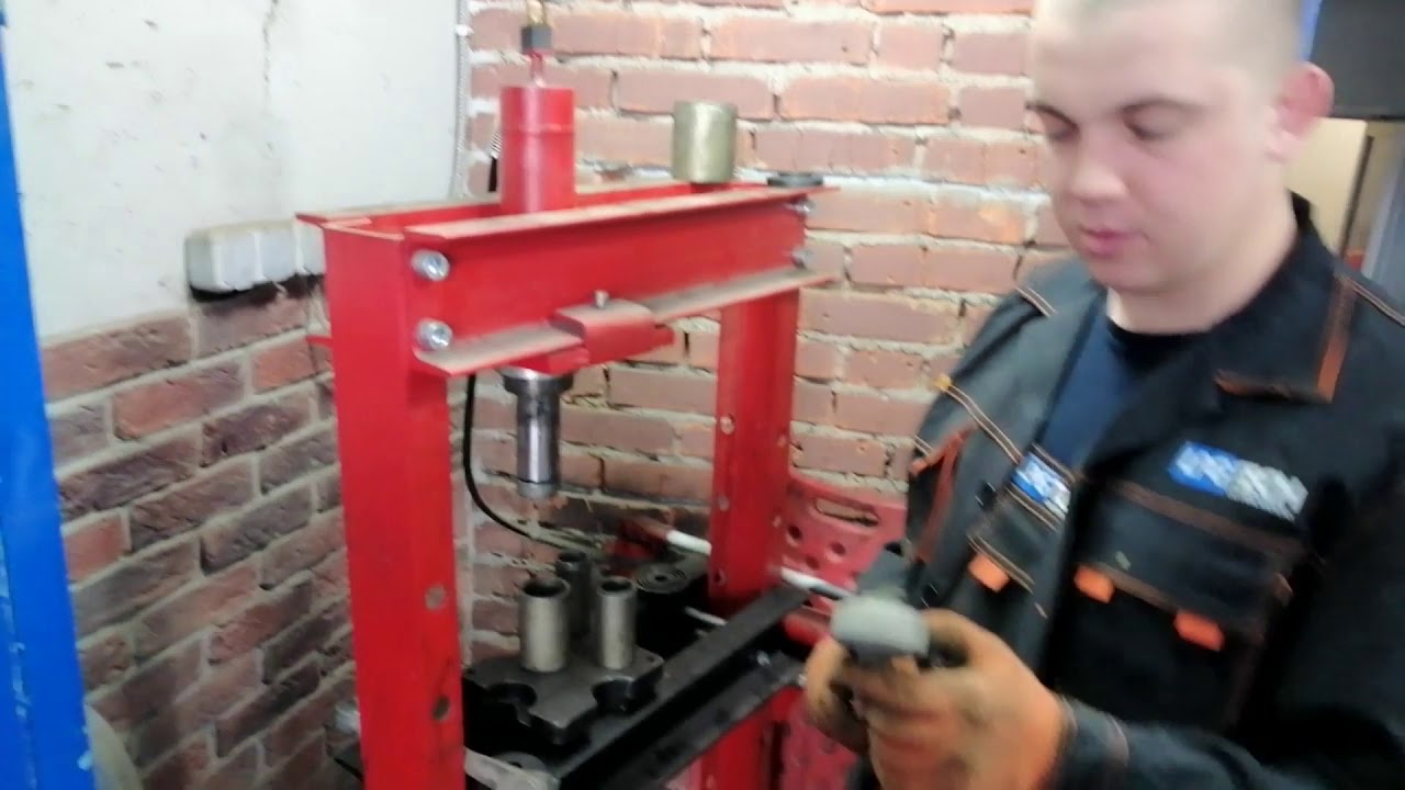 Как перепресовать сайлентблоки? Пример на Шкода СуперБ!!! - YouTube