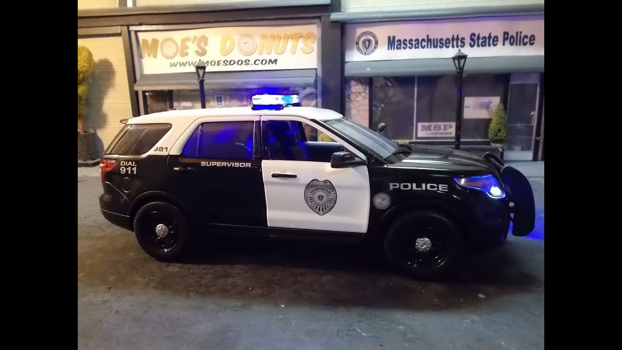 Danvers MA Police 1/18 scale Ford Explorer with lights YouTube
