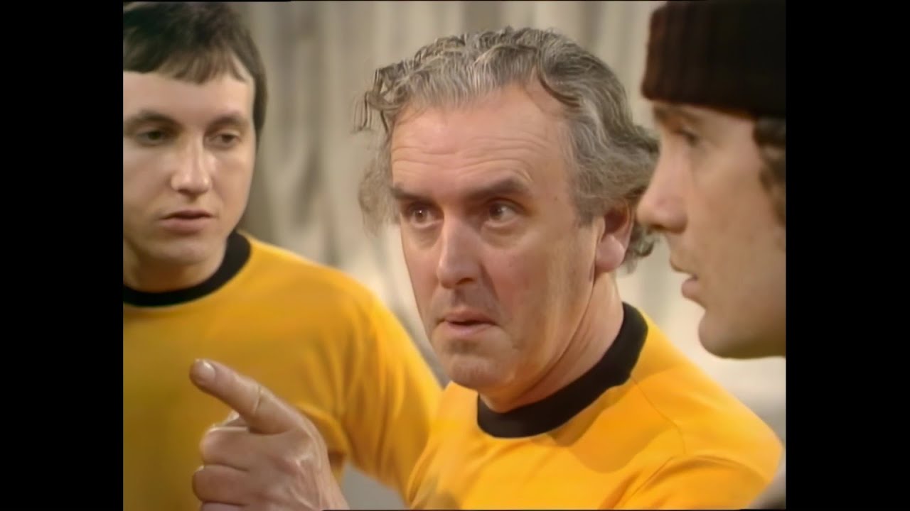 Village Hall S1 Ep. 4 - Friendly Encounter (1080p) st. George Cole