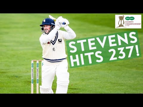 43-YEAR-OLD Darren Stevens Hits 237 off 225! | Yorkshire v Kent | Specsavers County Championship