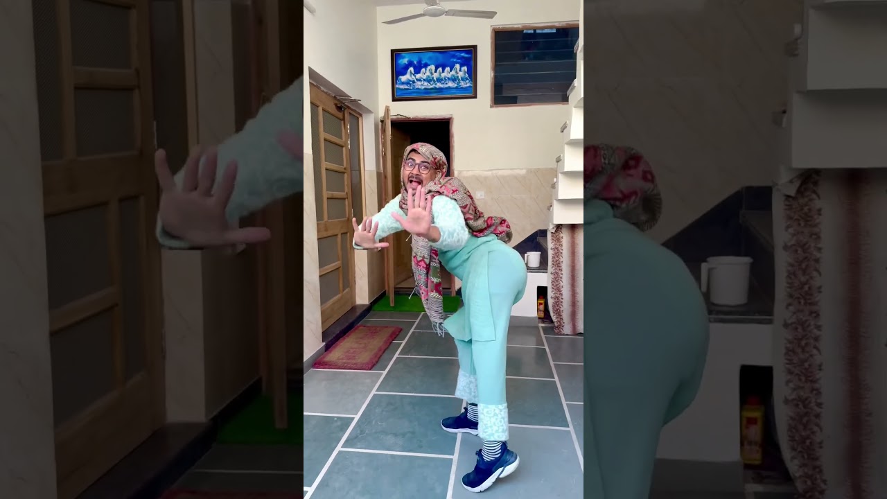 Kiski copy hai btao?😂 