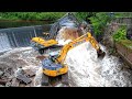 Amazing Rescuing excavator Skills & Heavy Equipment Machinery Trapped in Muddy