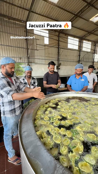 Jacuzzi Patra of #surat #youtubeshortsindia #ytshortsindia #indianstreetfood #gujarat #streetfood