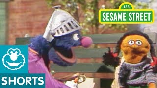 Sesame Street: Broken Grocery Bags (Classic Super Grover)
