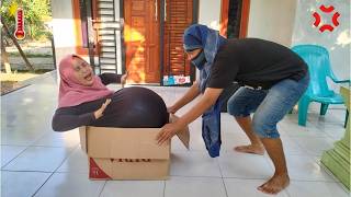 Download lagu Gawat 😱😯 Mama Terjepit Kotak Jumbo Melahirkan Di Tolong Culik