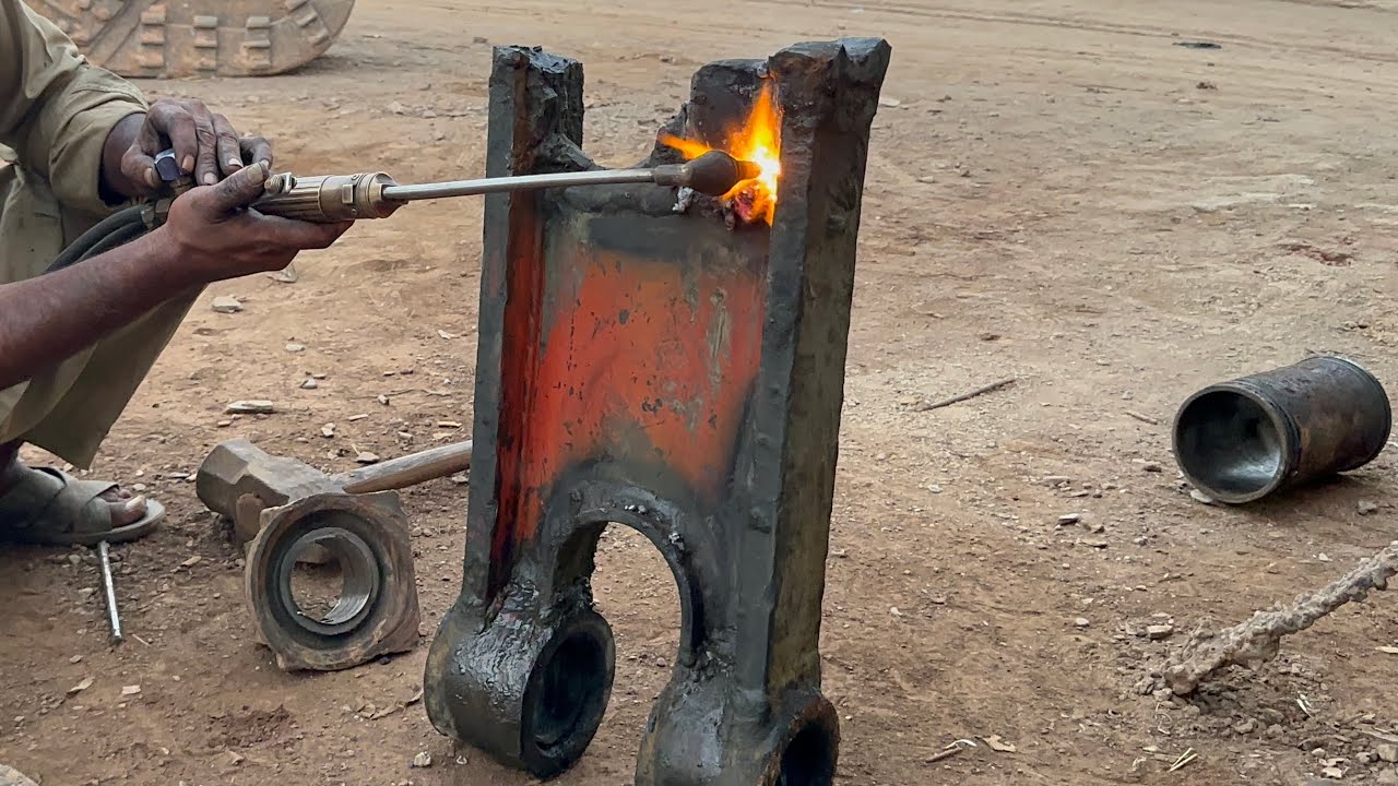 Hitachi excavator boom link crack Repair Welding is a commonly used technique in cracked