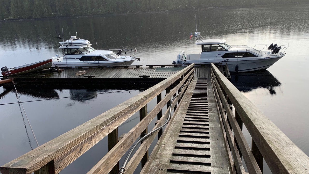 Cruising Boats to George Inlet for Lunch. - YouTube
