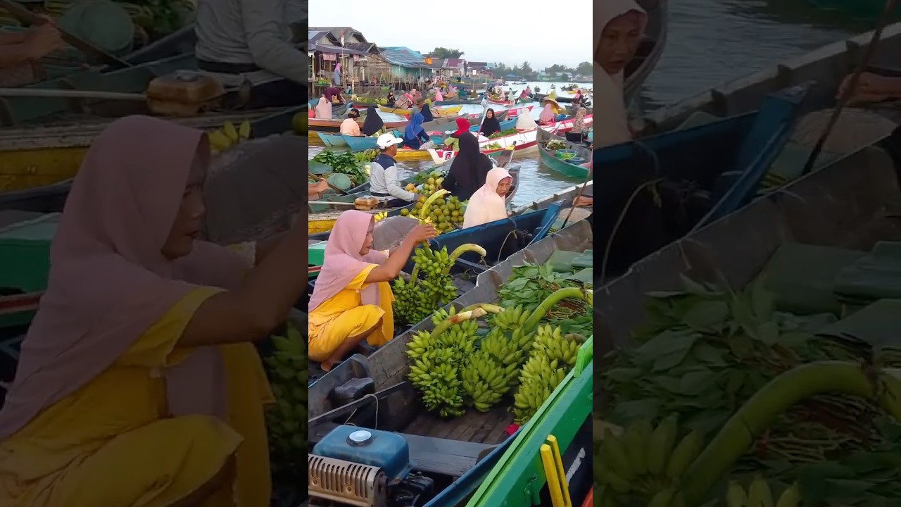 ⁣Indonesia's Only Remaining Floating Markets - Banjamarsin, Kalimantan