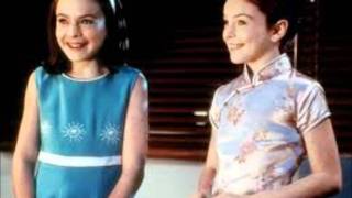 Miniatura del video "The Parent Trap Soundtrack #15 Let's Get Together"