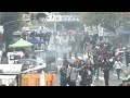 Manifestantes argentinos llegan al Monumento al Trabajo en Buenos Aires | Al Rojo Vivo | Telemundo