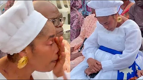 Emotional Moment: Yoruba Actress Remi Surutu Sheds Tears At Her Mother's Final Burial