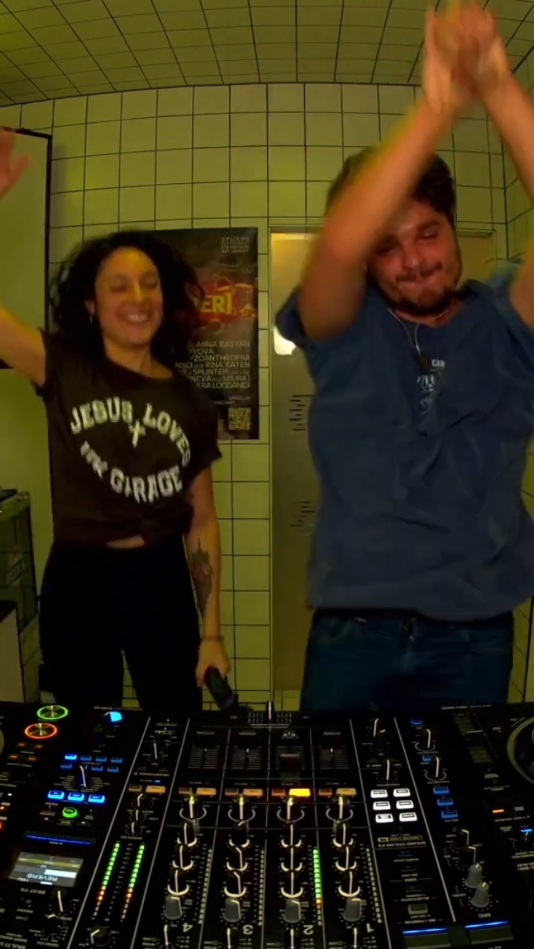 Heads will roll on the bathroom floor ? #dj #shorts #drumandbass #ukg #hörberlin
