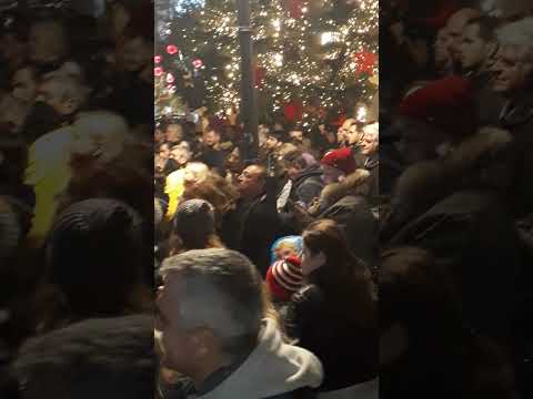 اروع حفل في شوارع يونان