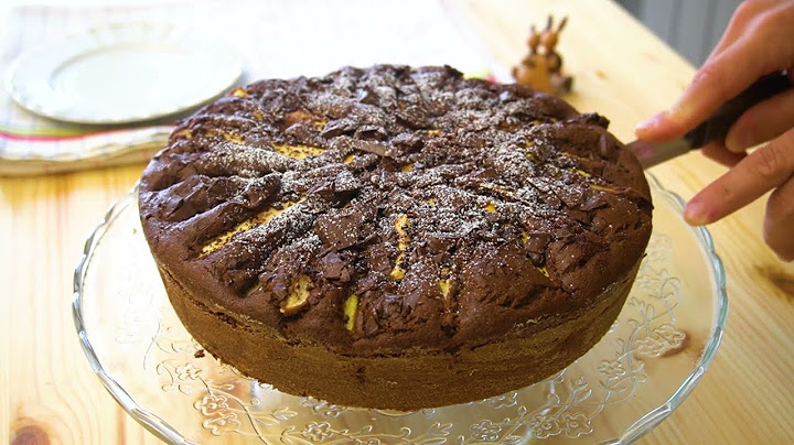 Torta con purea di pere e cioccolato