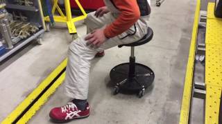 SK11(藤原産業)昇降式ローラーシートSRS-103B 自動車板金塗装店で使ってます。