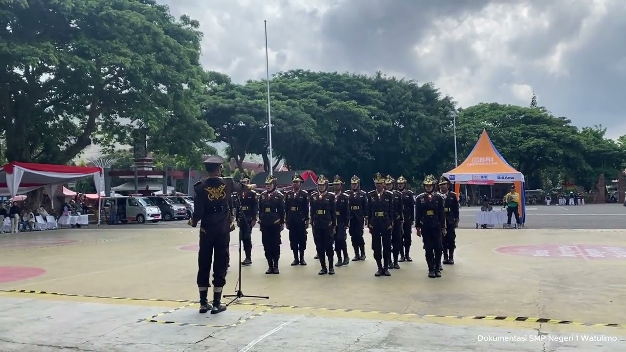 JUARA UMUM LOMBA KREASI BARIS BERBARIS HUT KE 79 TNI