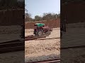 Tracktor may gana lagake dhup may kamshorts gujrat