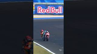 Crazy Moto3 last lap at the #SanMarinoGP 🤯