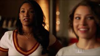 The Flash 5x04 Nora is LESBIAN