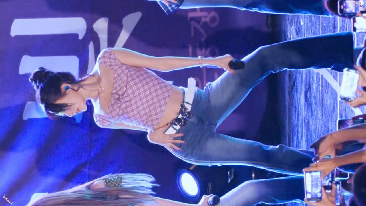 240930 르세라핌 홍은채 직캠 (LE SSERAFIM HONG EUNCHAE Fancam) 'Smart (스마트)' @광주대 축제 #ルセラフィム