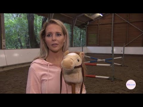 Chantal probeert een nieuwe hobby: Hobby-Horsing  - &CHANTAL