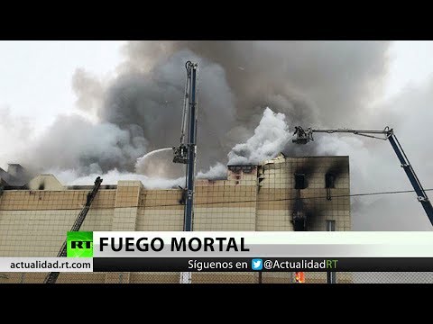 Fuego en centro comercial en Rusia